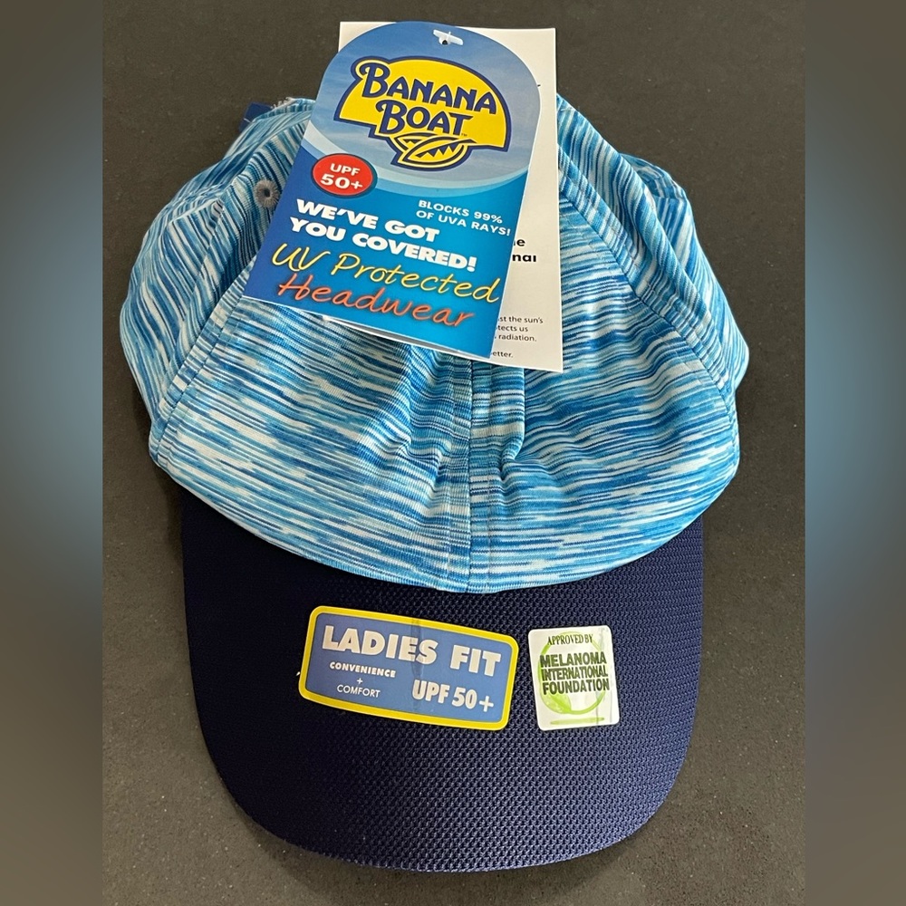 NWT-BANANA BOAT UPF50+ UV PROTECTED HAT. BLUE & WHITE. Hook & Loop Close.